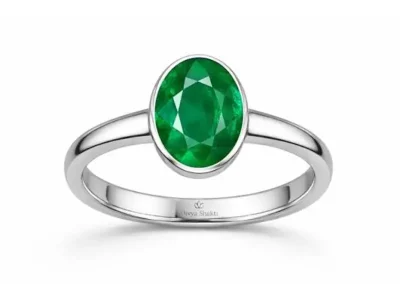 Emerald Ladies Silver Ring